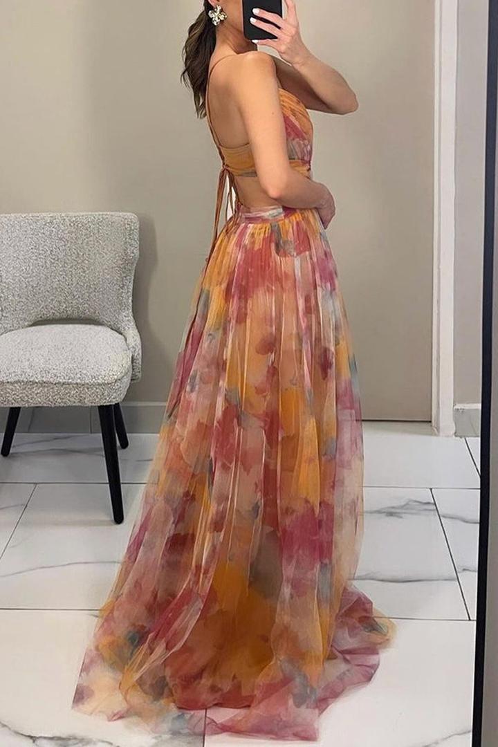 Pleated floral maxi dress with spaghetti straps and V-neckline