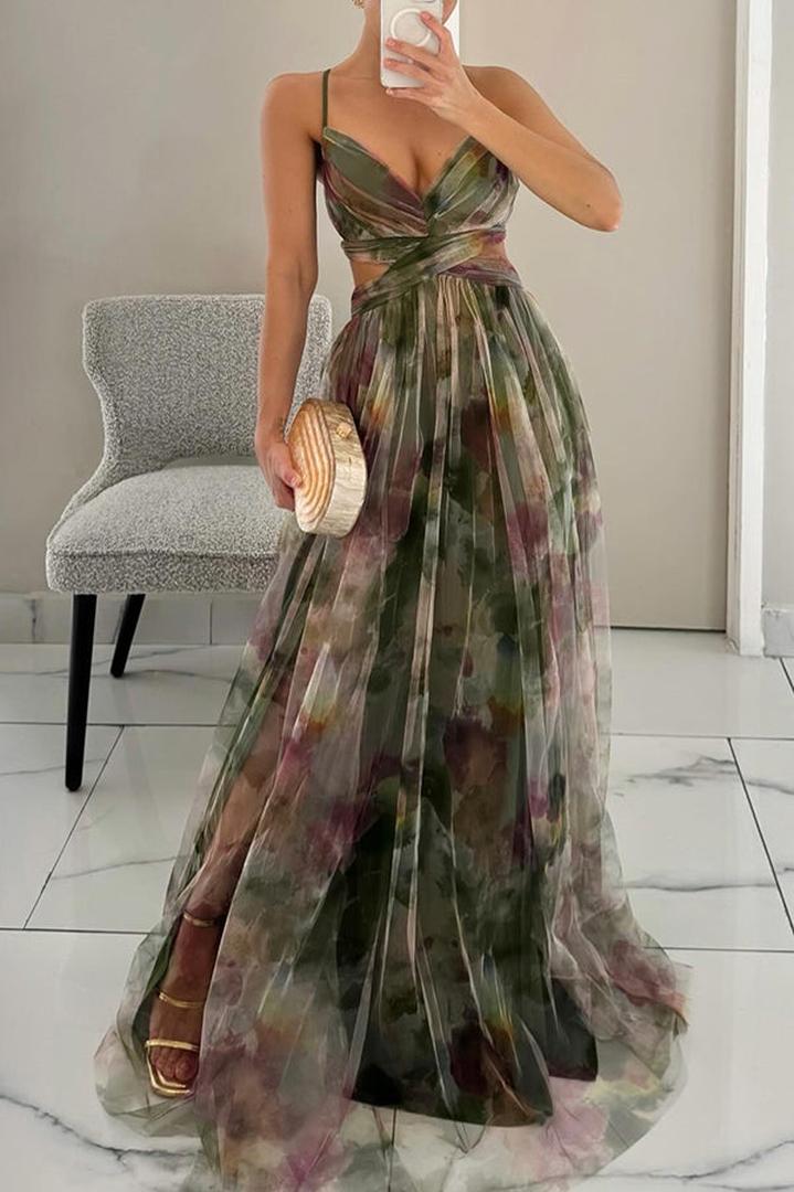 Pleated floral maxi dress with spaghetti straps and V-neckline