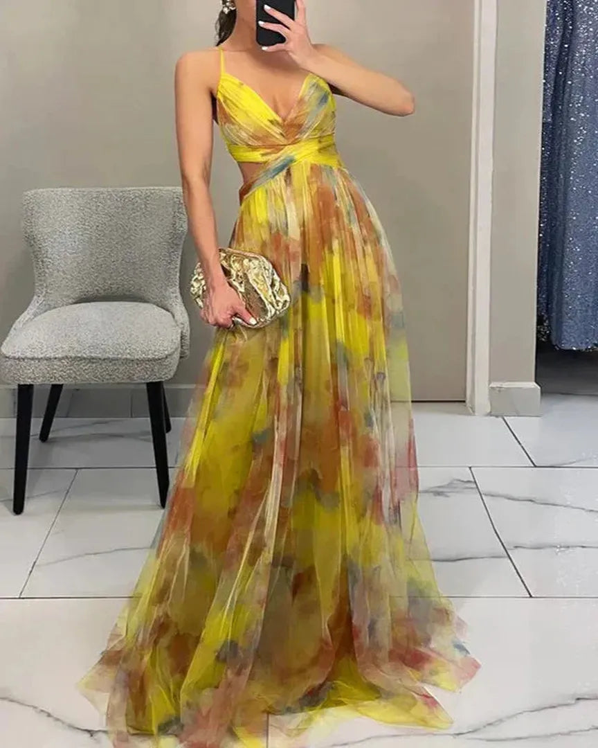 Pleated floral maxi dress with spaghetti straps and V-neckline